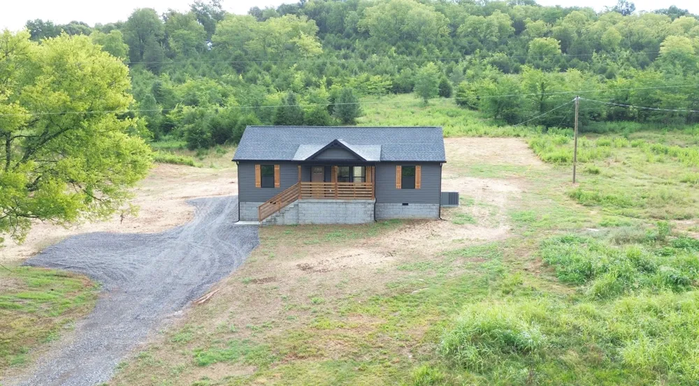 817 Smith Bend Ln Gainesboro, TN 38562