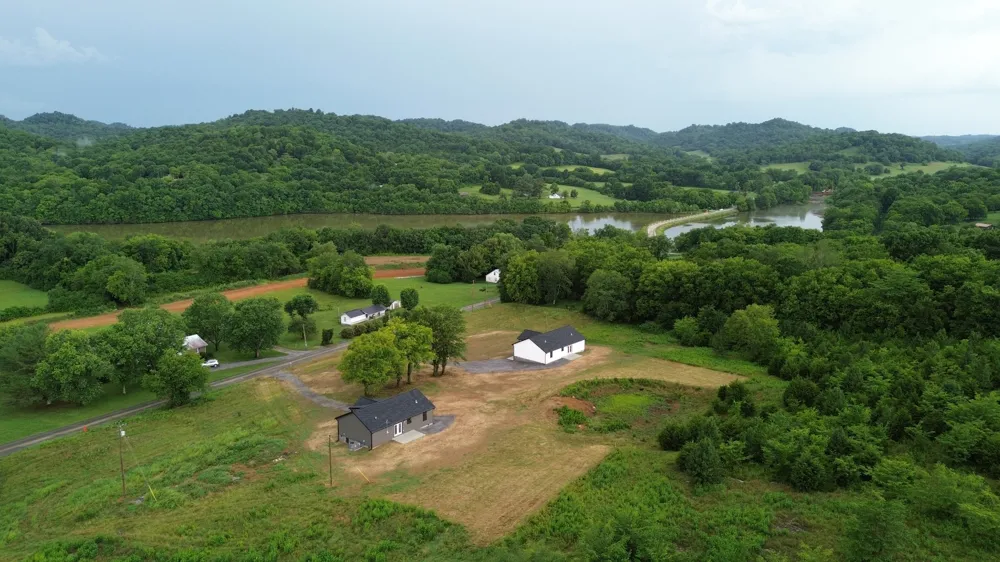 817 Smith Bend Ln Gainesboro, TN 38562