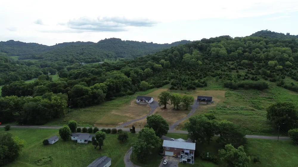 797 Smith Bend Ln Gainesboro, TN 38562