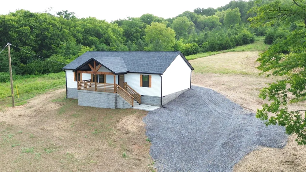 797 Smith Bend Ln Gainesboro, TN 38562