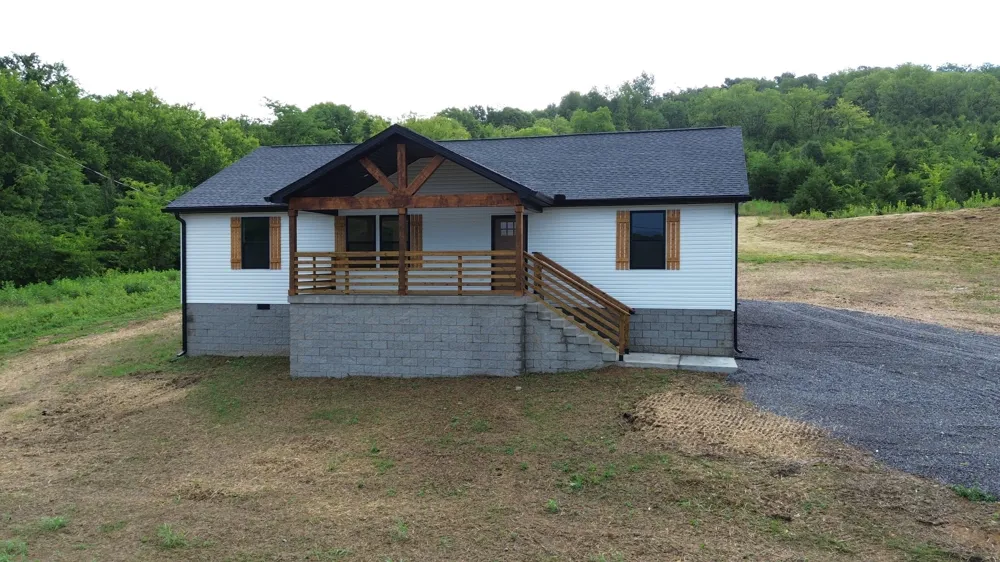 797 Smith Bend Ln Gainesboro, TN 38562