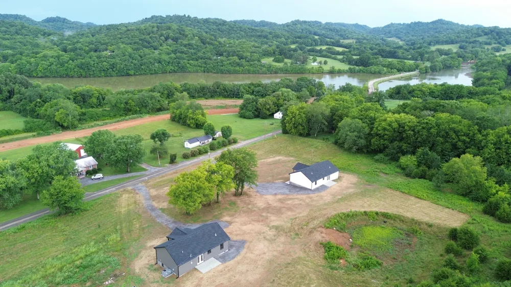 797 Smith Bend Ln Gainesboro, TN 38562
