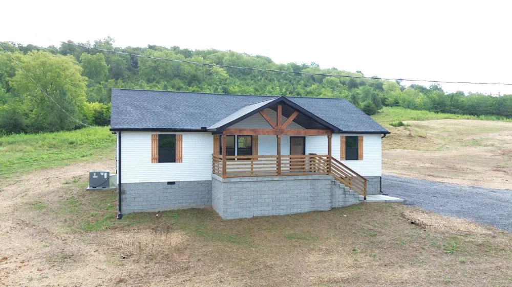 797 Smith Bend Ln Gainesboro, TN 38562