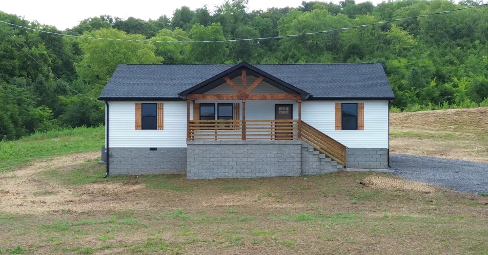 797 Smith Bend Ln Gainesboro, TN 38562