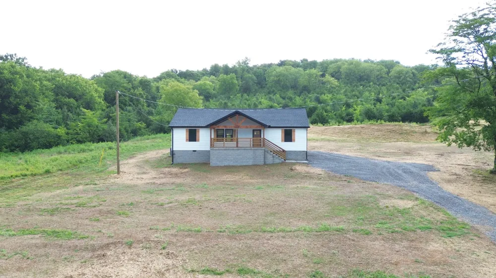 797 Smith Bend Ln Gainesboro, TN 38562