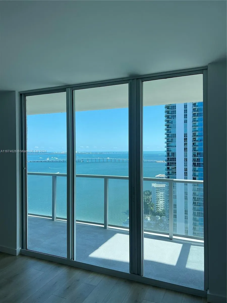 1155 Brickell Bay Dr #3205 Miami, FL 33131