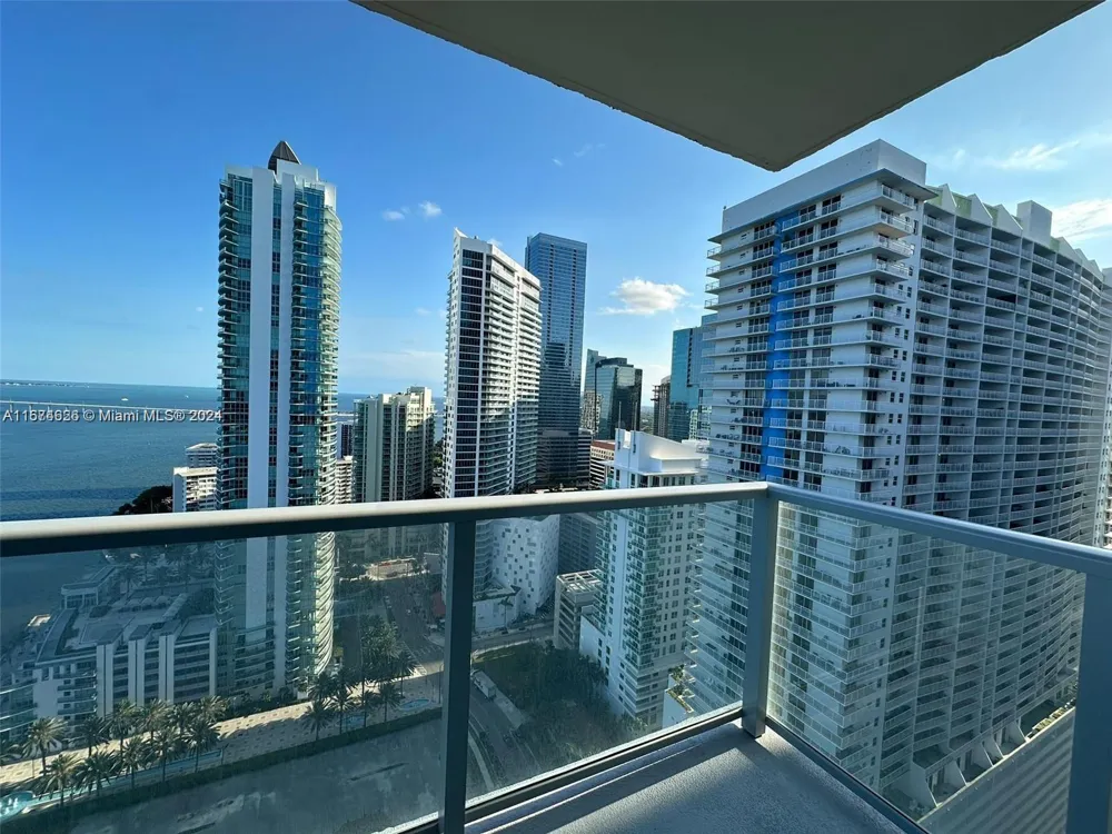 1155 Brickell Bay Dr #3205 Miami, FL 33131