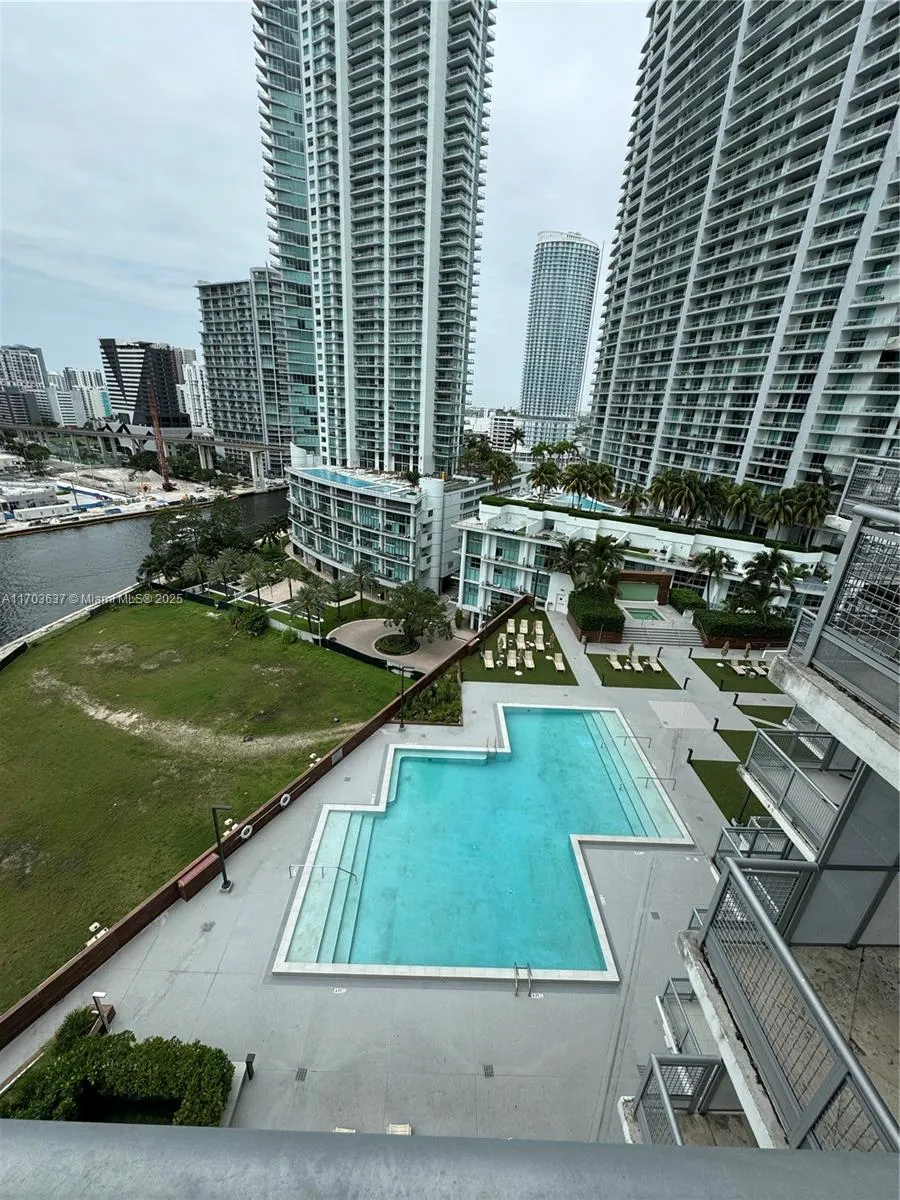 350 S Miami Ave #1704 Miami, FL 33130