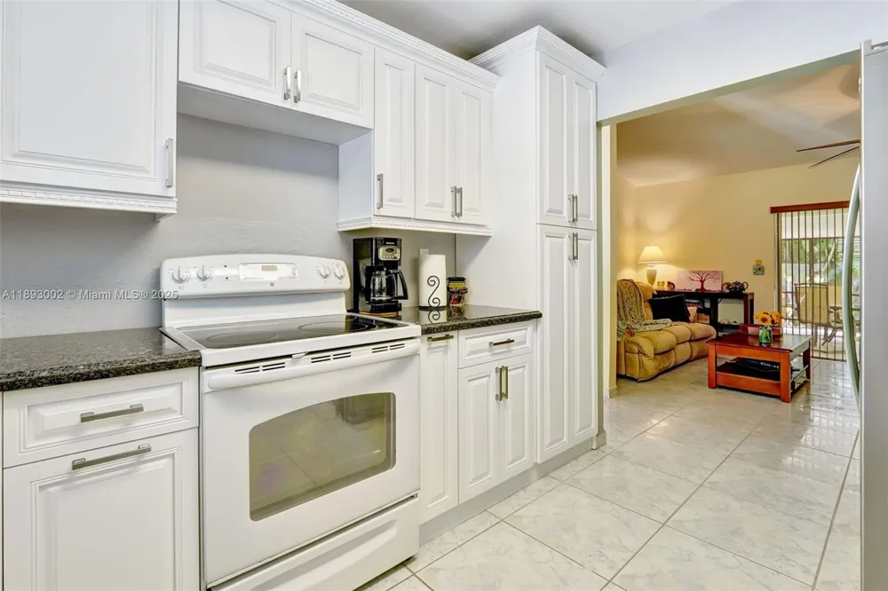 18045 SW 87th Ct Palmetto Bay, FL 33157