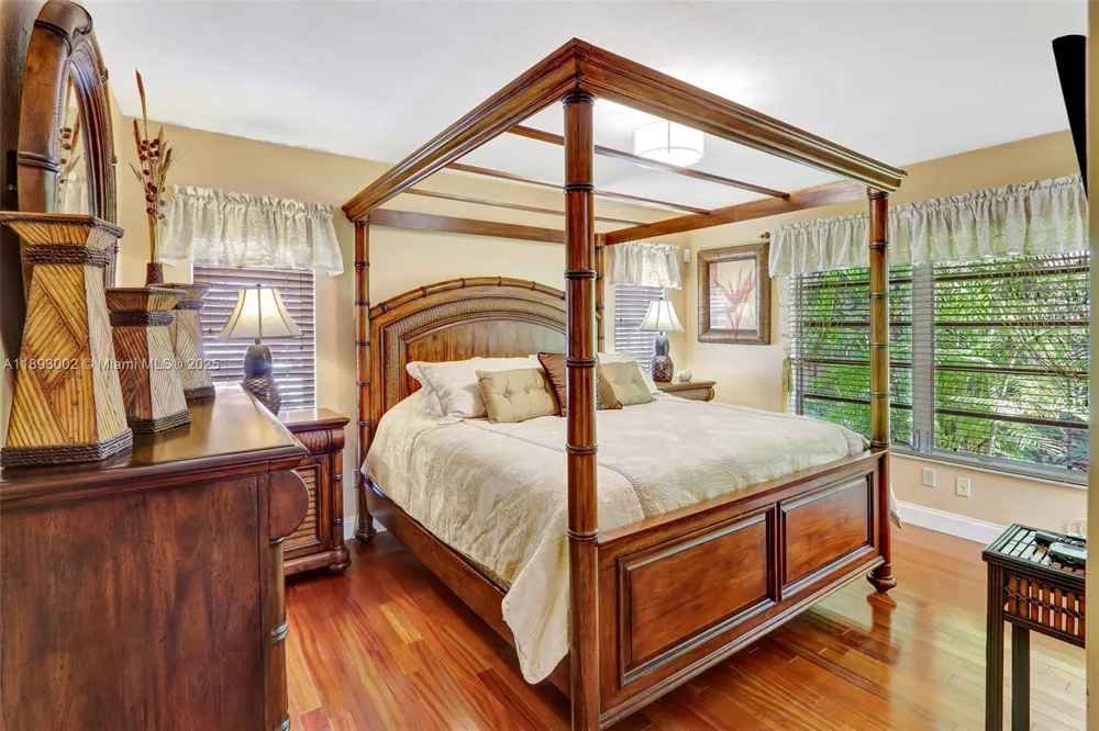 18045 SW 87th Ct Palmetto Bay, FL 33157