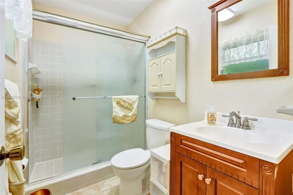 18045 SW 87th Ct Palmetto Bay, FL 33157