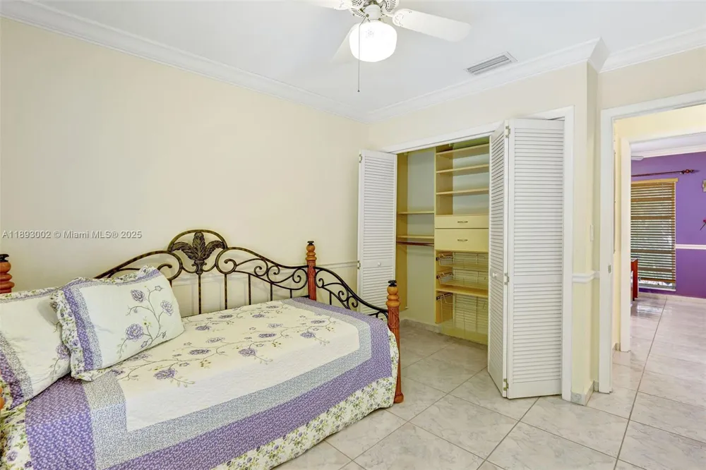 18045 SW 87th Ct Palmetto Bay, FL 33157