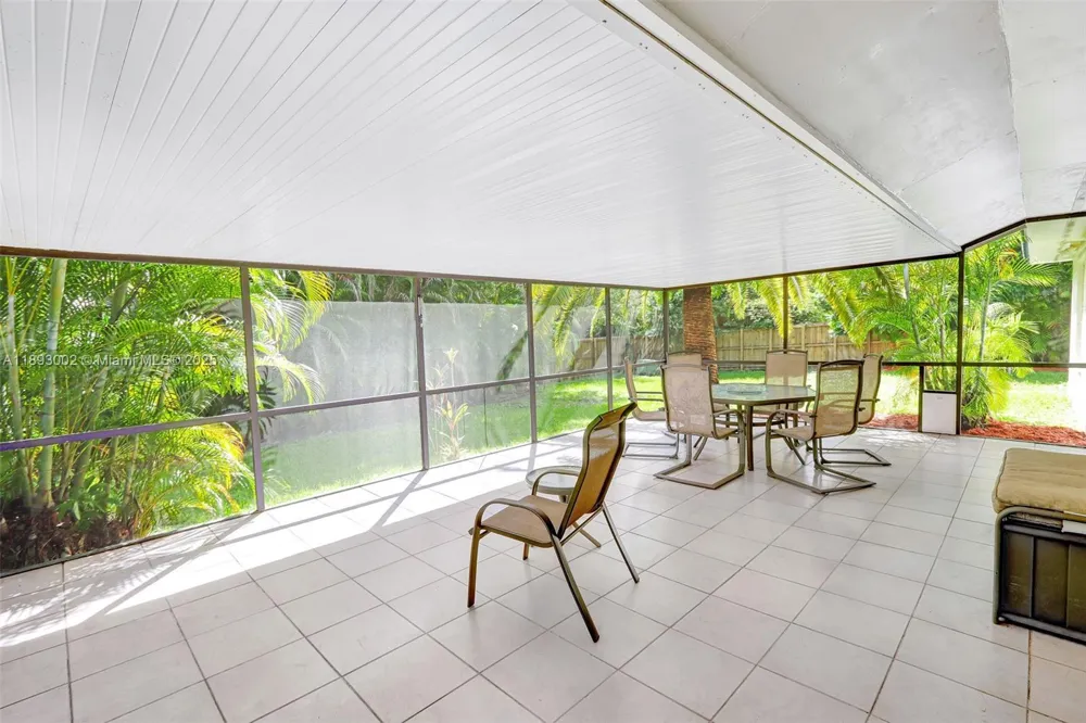 18045 SW 87th Ct Palmetto Bay, FL 33157