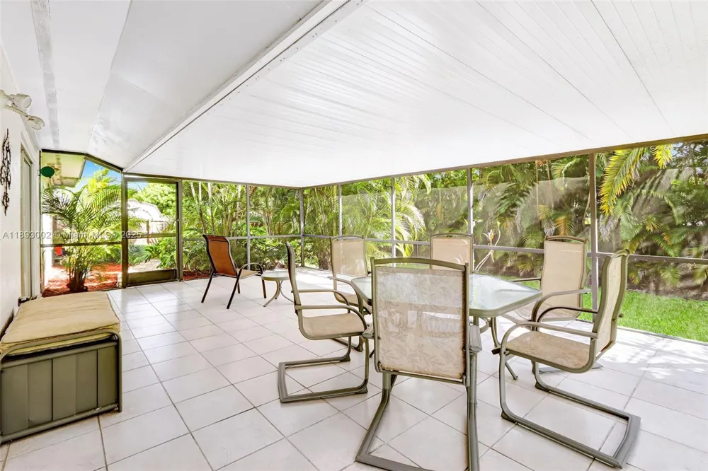 18045 SW 87th Ct Palmetto Bay, FL 33157