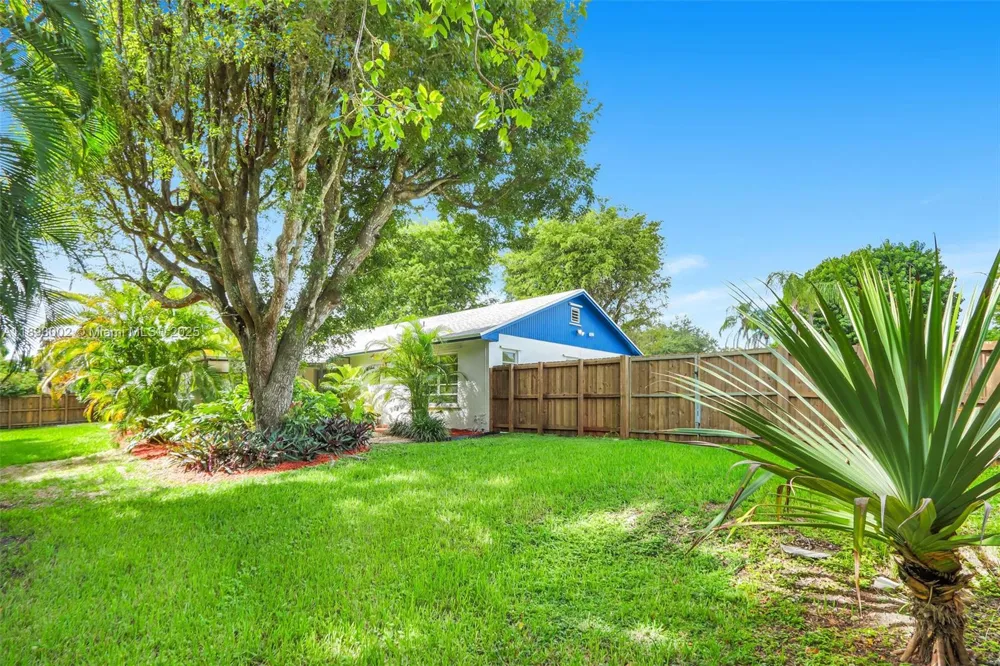 18045 SW 87th Ct Palmetto Bay, FL 33157