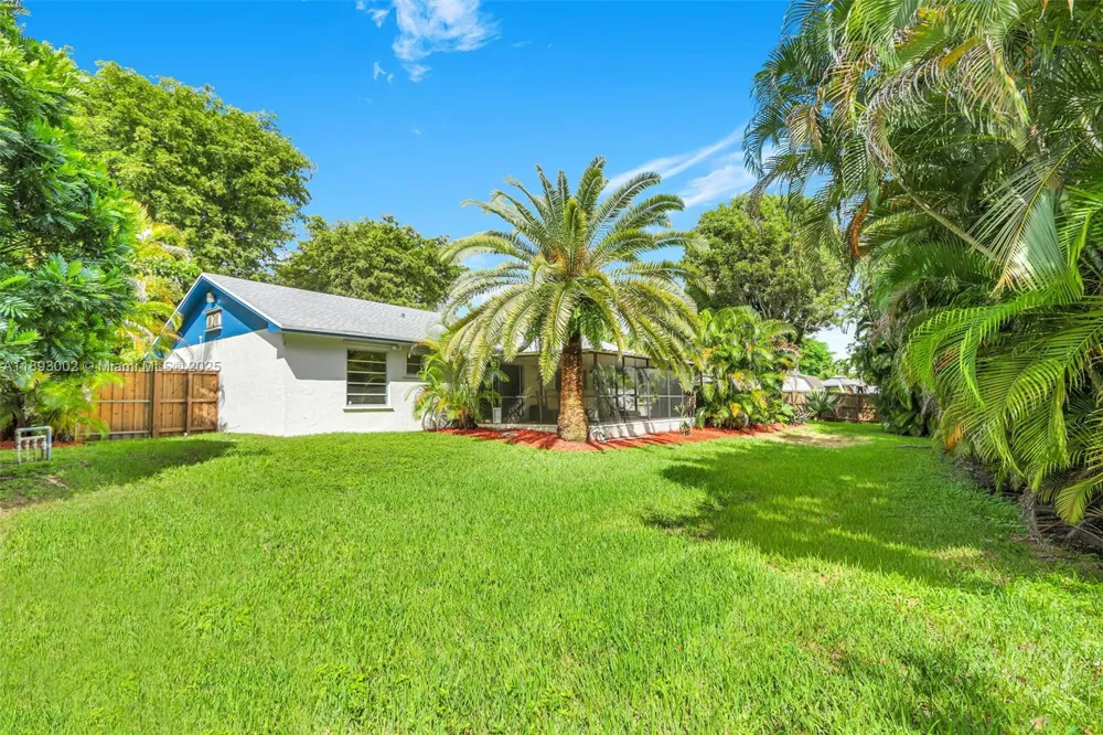 18045 SW 87th Ct Palmetto Bay, FL 33157