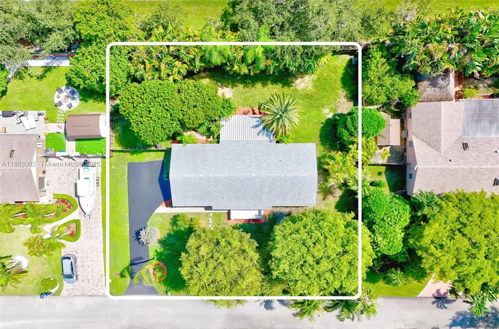 18045 SW 87th Ct Palmetto Bay, FL 33157