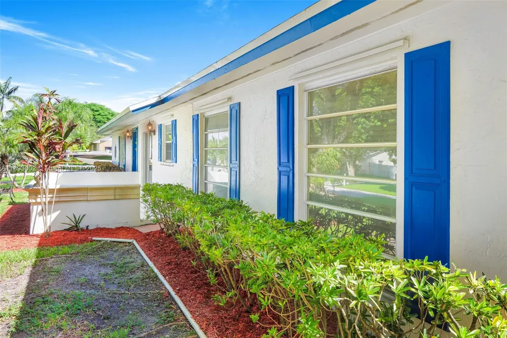 18045 SW 87th Ct Palmetto Bay, FL 33157
