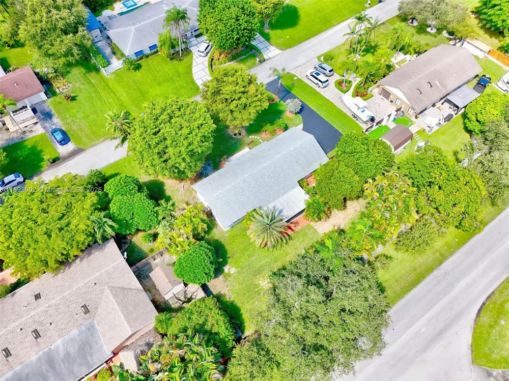 18045 SW 87th Ct Palmetto Bay, FL 33157