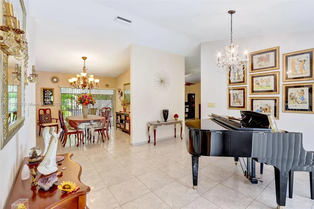 18045 SW 87th Ct Palmetto Bay, FL 33157