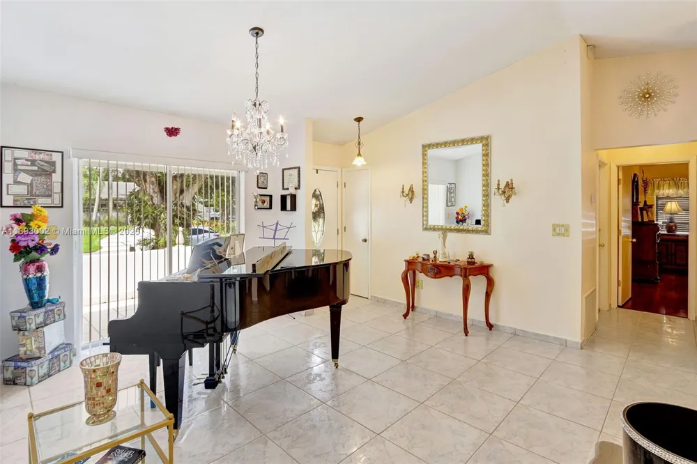 18045 SW 87th Ct Palmetto Bay, FL 33157