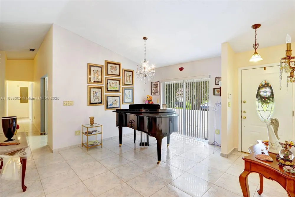 18045 SW 87th Ct Palmetto Bay, FL 33157