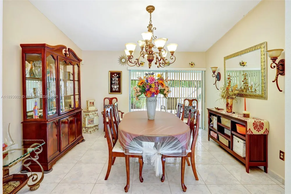 18045 SW 87th Ct Palmetto Bay, FL 33157