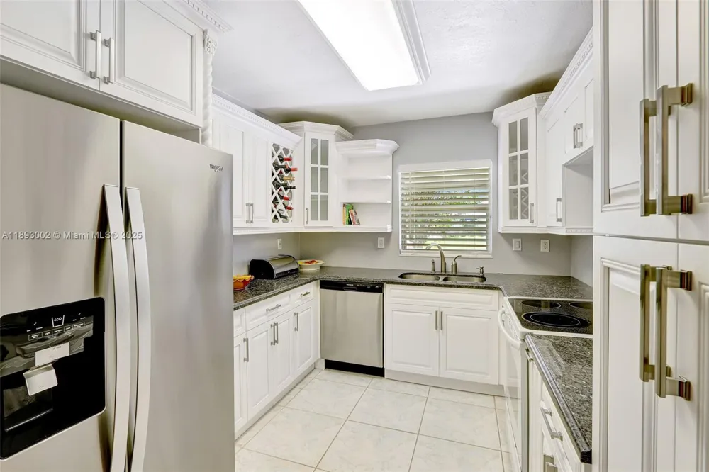 18045 SW 87th Ct Palmetto Bay, FL 33157