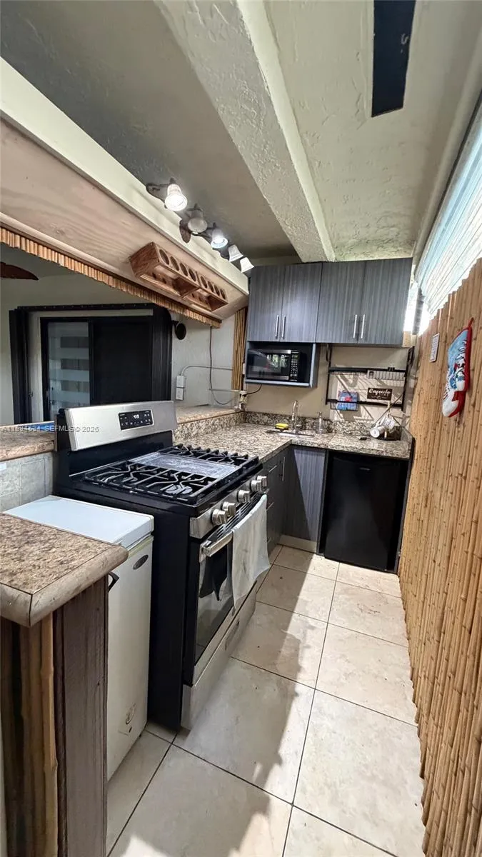 2450 W 67th Pl #13-12 Hialeah, FL 33016