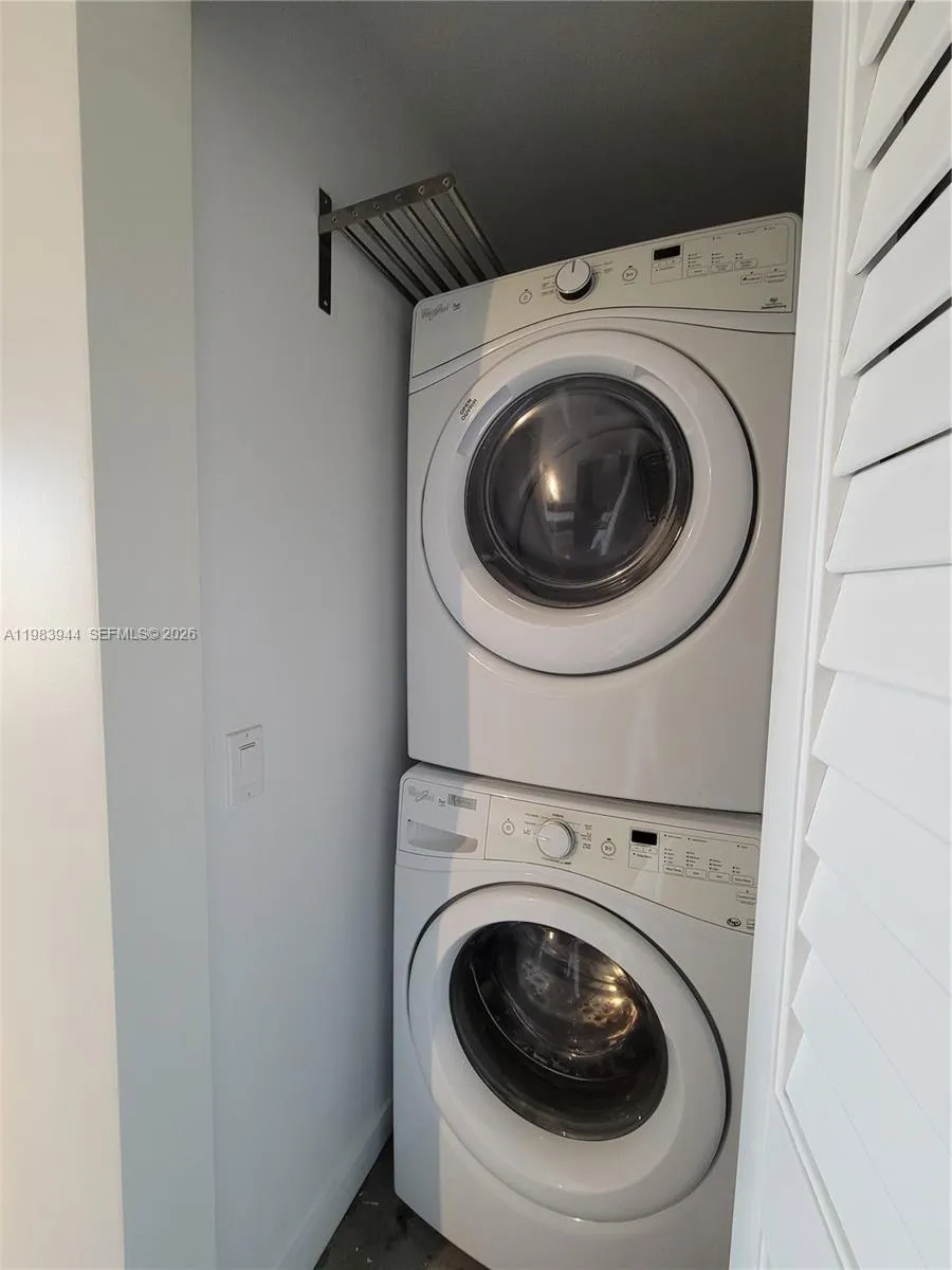 151 SE 1st St #1507 Miami, FL 33131