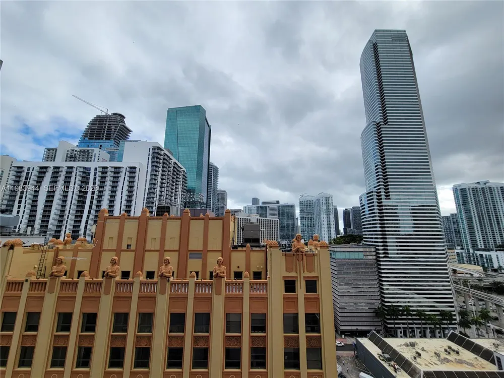 151 SE 1st St #1507 Miami, FL 33131