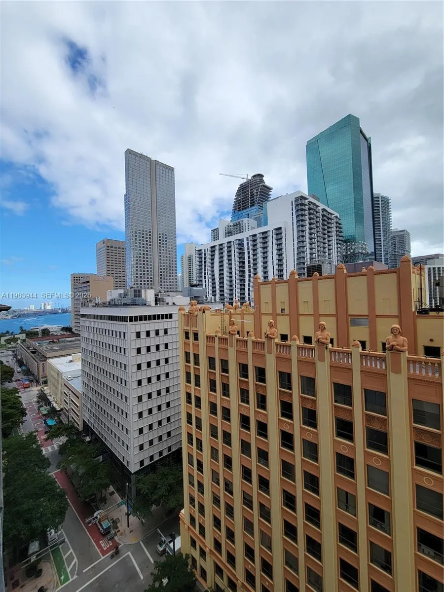 151 SE 1st St #1507 Miami, FL 33131