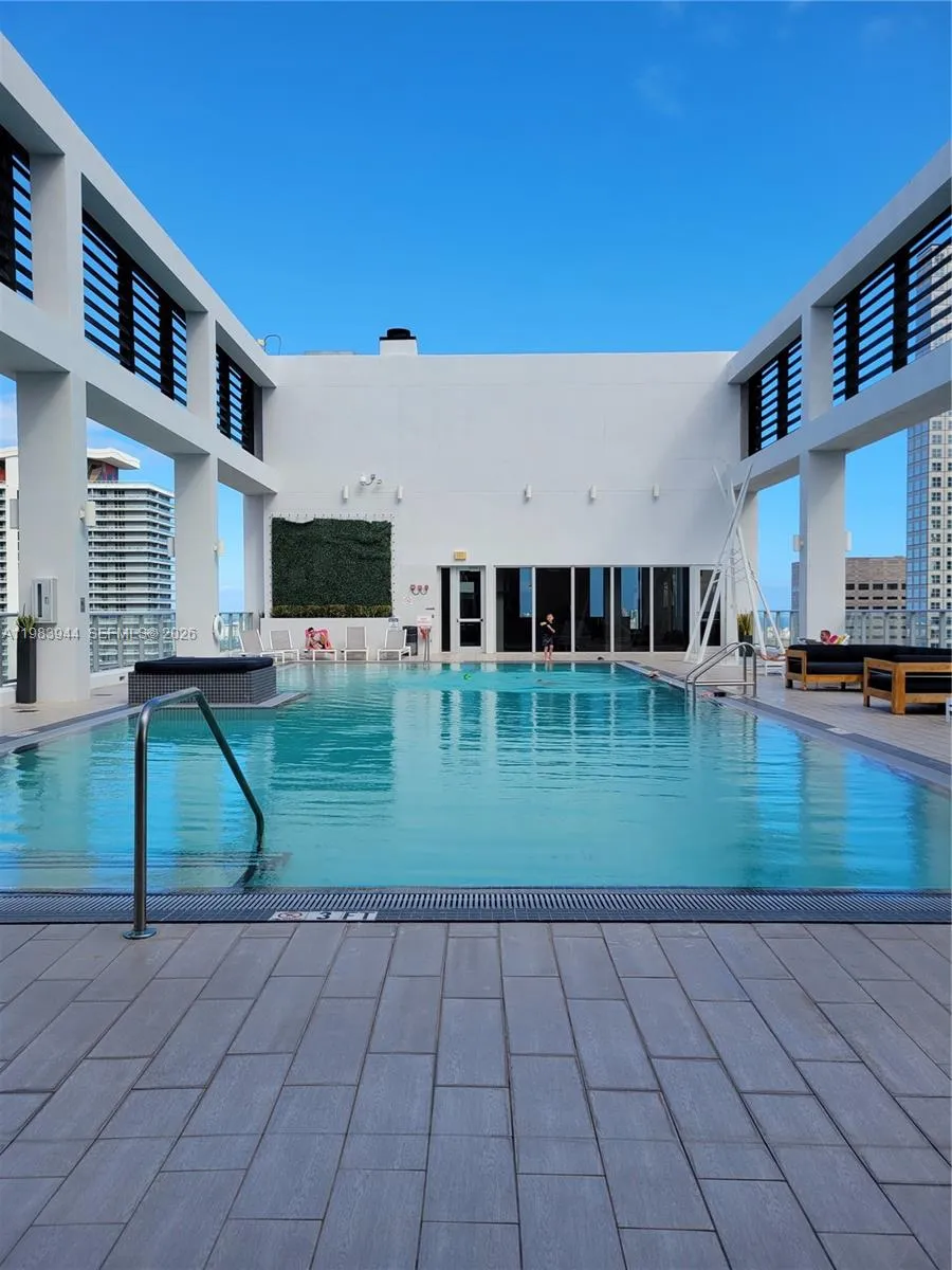 151 SE 1st St #1507 Miami, FL 33131