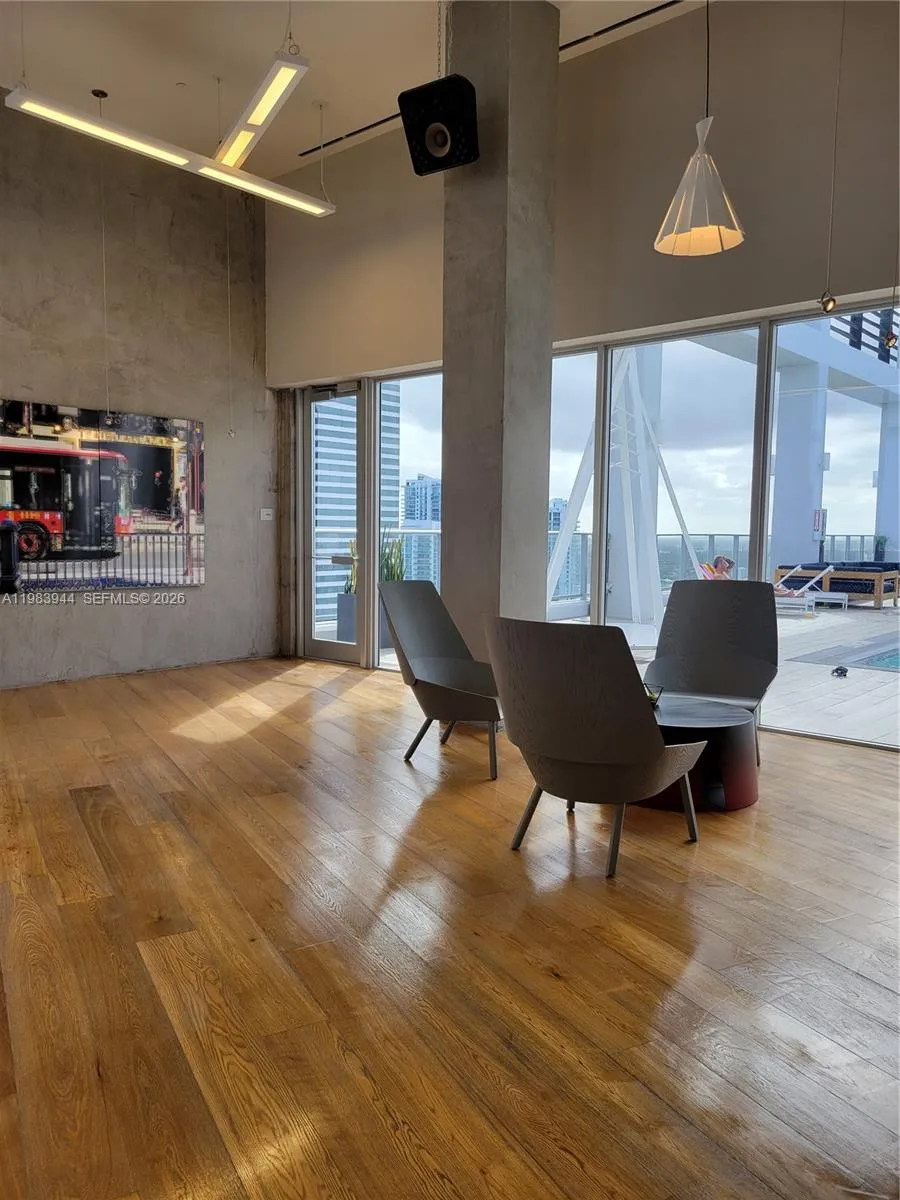 151 SE 1st St #1507 Miami, FL 33131