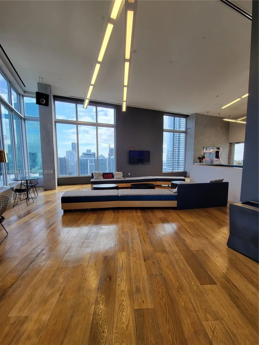 151 SE 1st St #1507 Miami, FL 33131