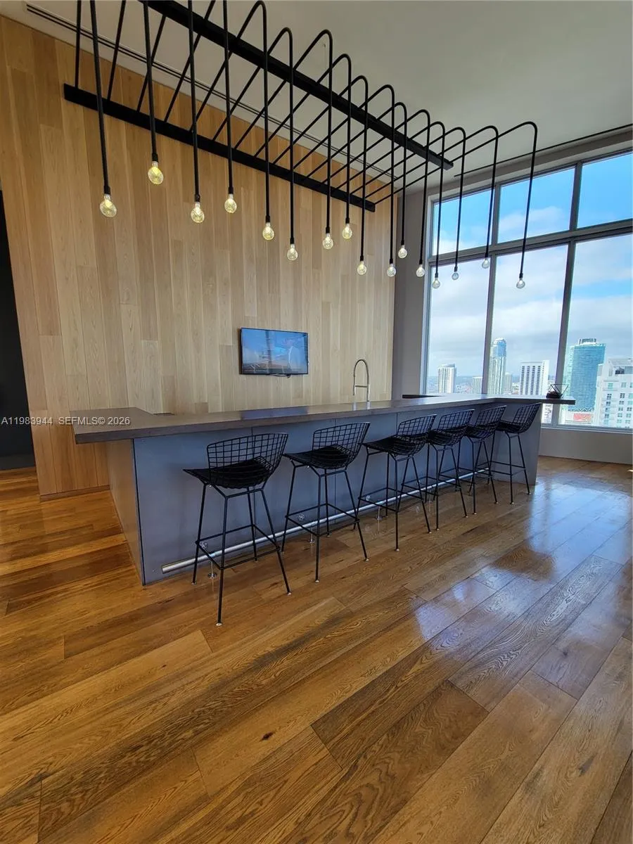 151 SE 1st St #1507 Miami, FL 33131