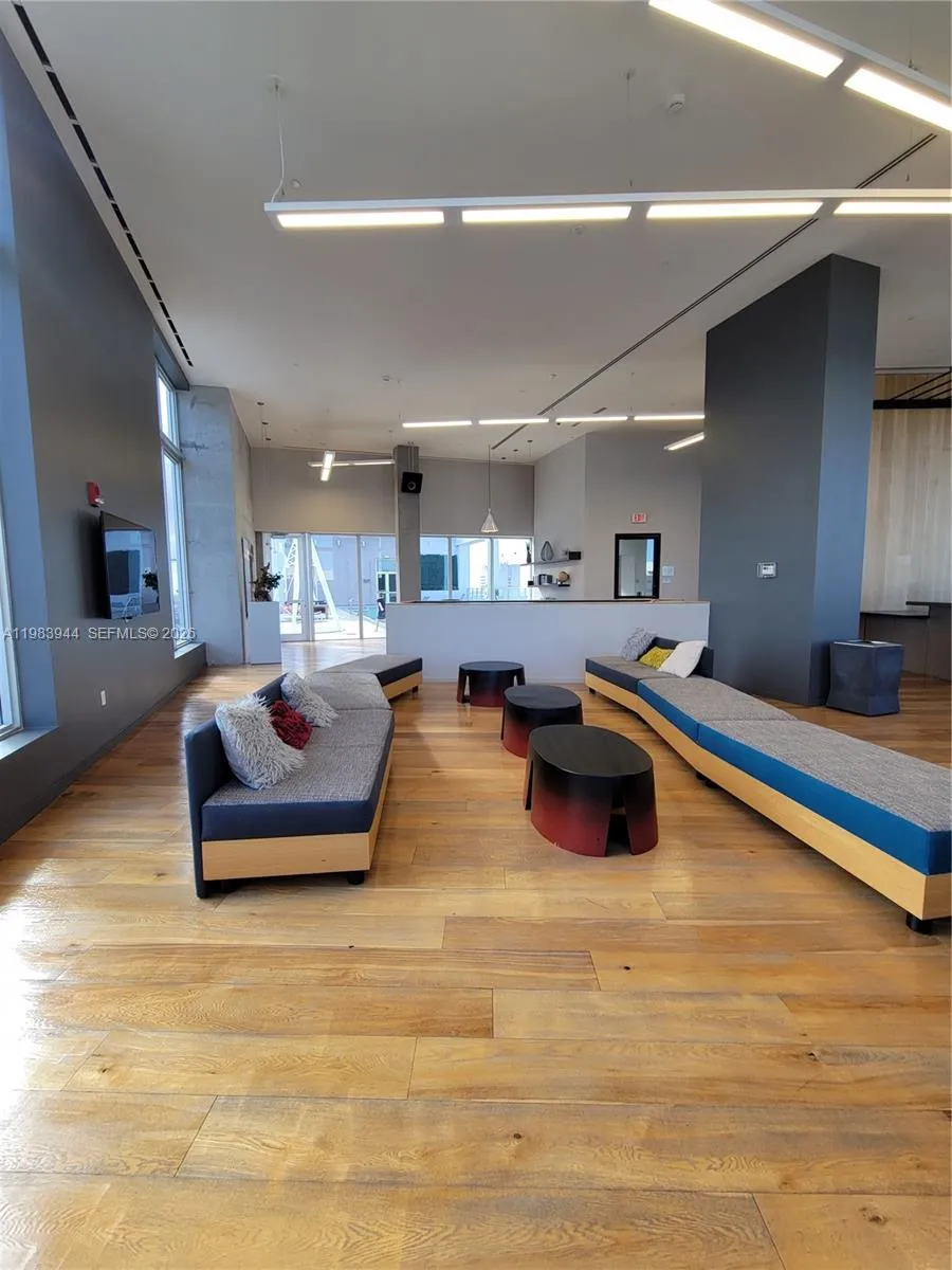 151 SE 1st St #1507 Miami, FL 33131