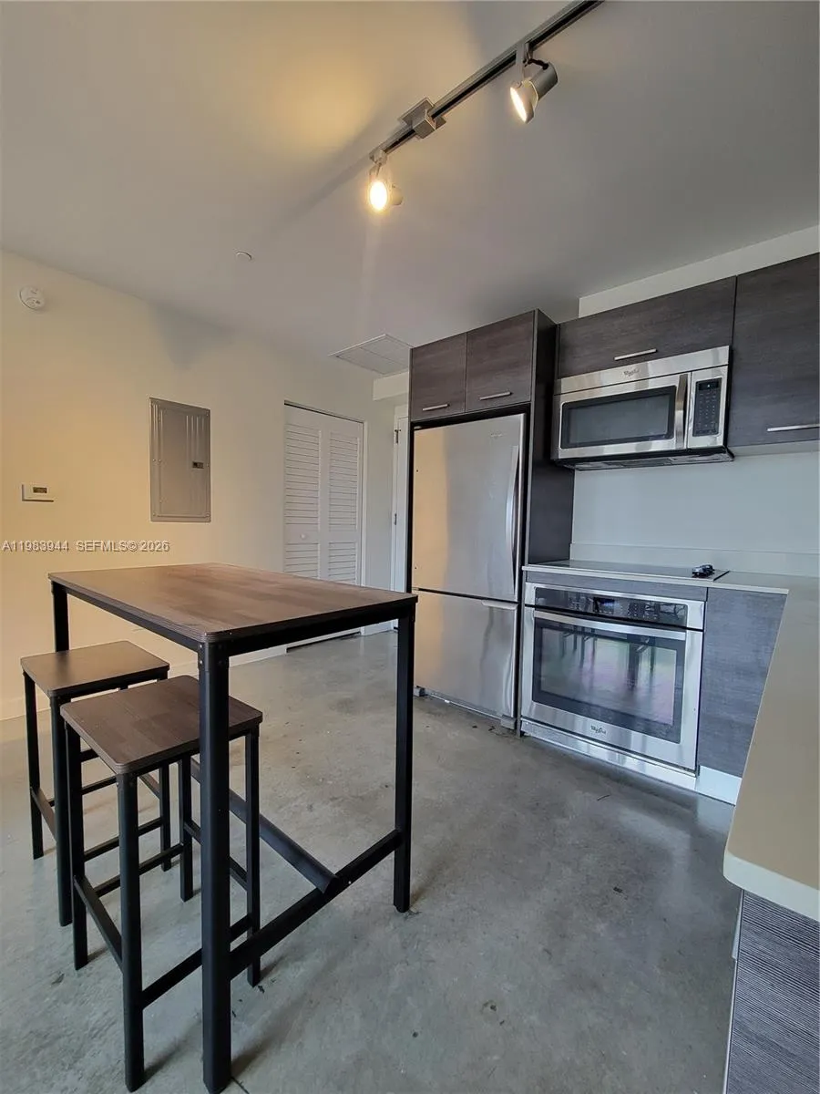 151 SE 1st St #1507 Miami, FL 33131