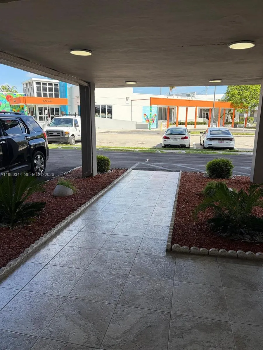 16410 Miami Dr #504 North Miami Beach, FL 33162