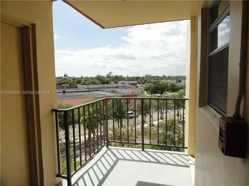 16410 Miami Dr #504 North Miami Beach, FL 33162