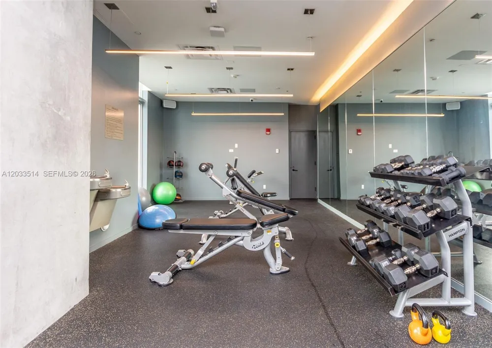 151 SE 1st St #807 Miami, FL 33131