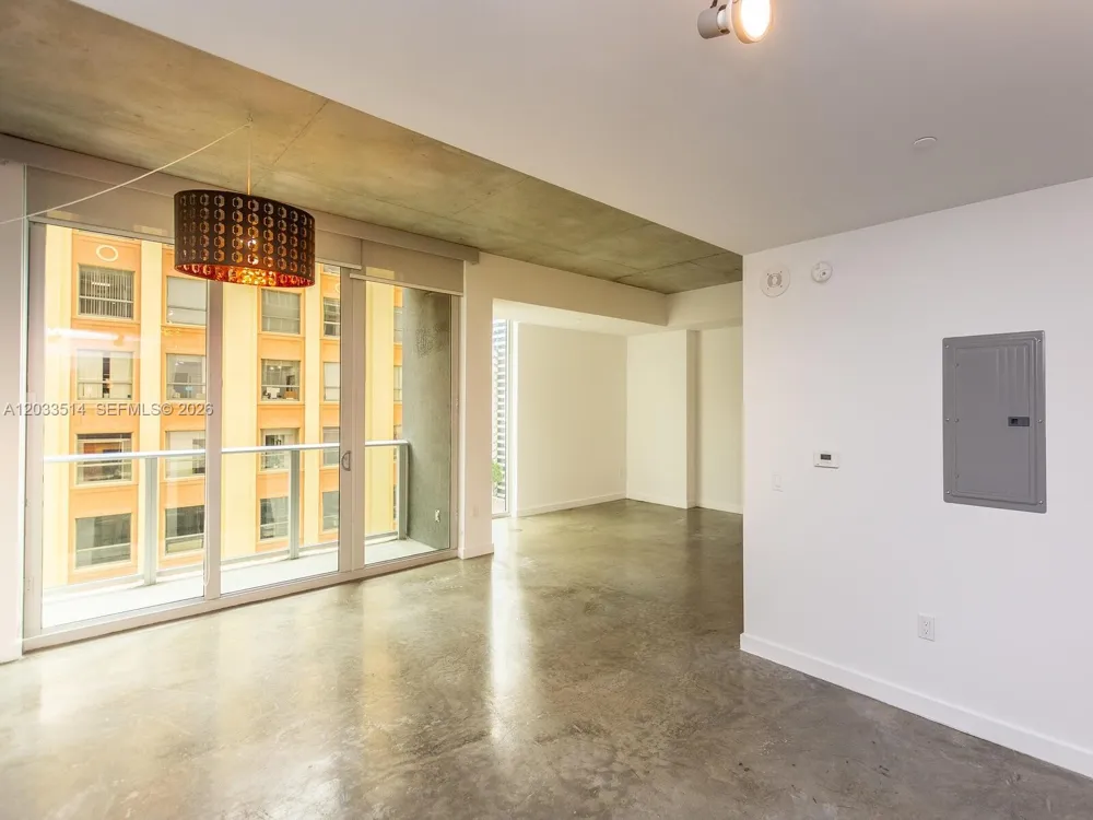 151 SE 1st St #807 Miami, FL 33131