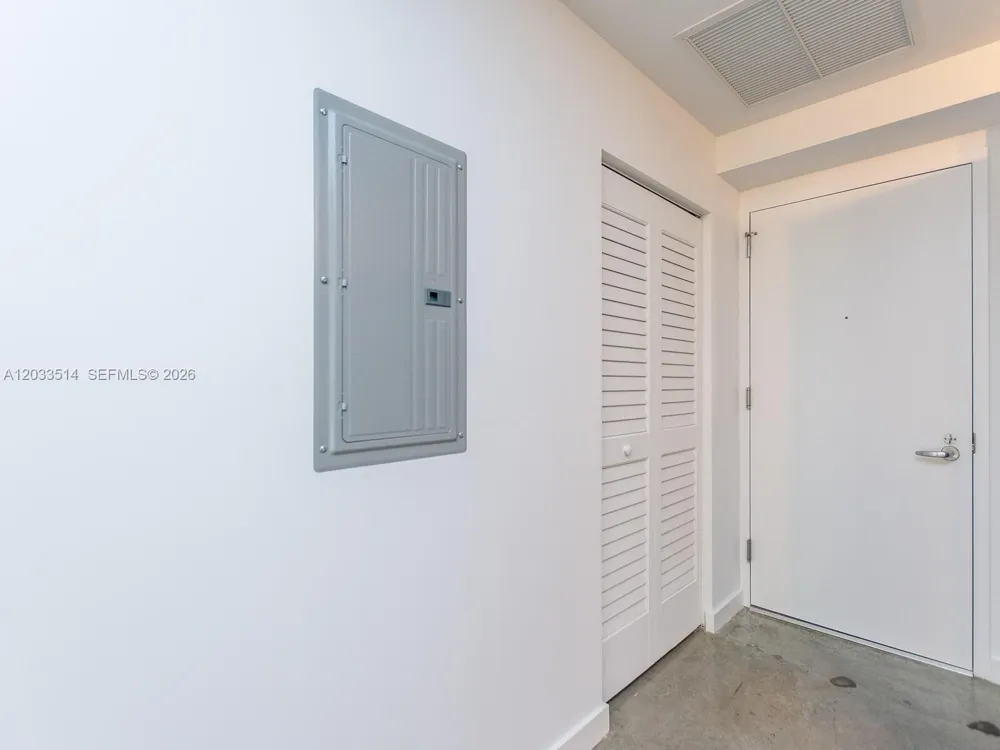 151 SE 1st St #807 Miami, FL 33131