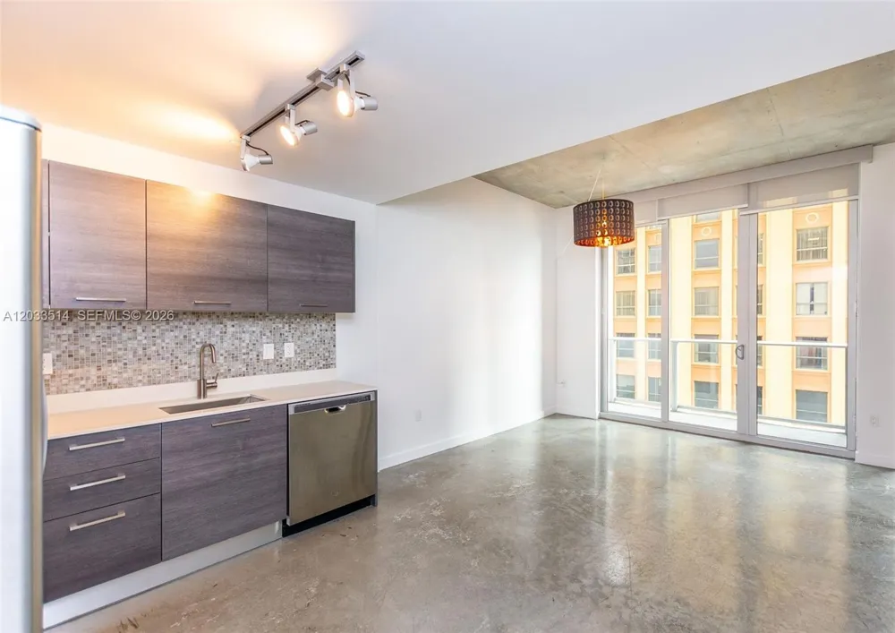151 SE 1st St #807 Miami, FL 33131