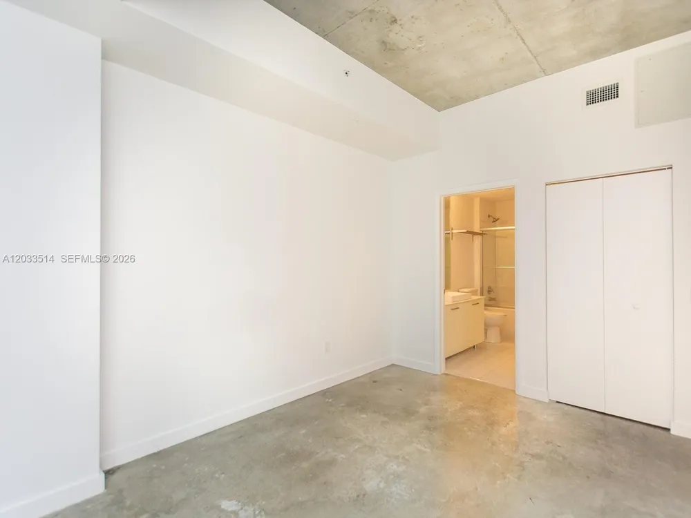 151 SE 1st St #807 Miami, FL 33131