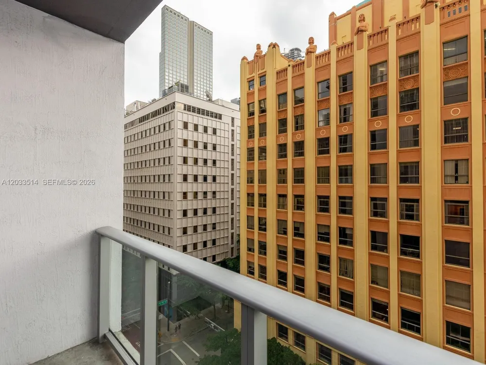 151 SE 1st St #807 Miami, FL 33131