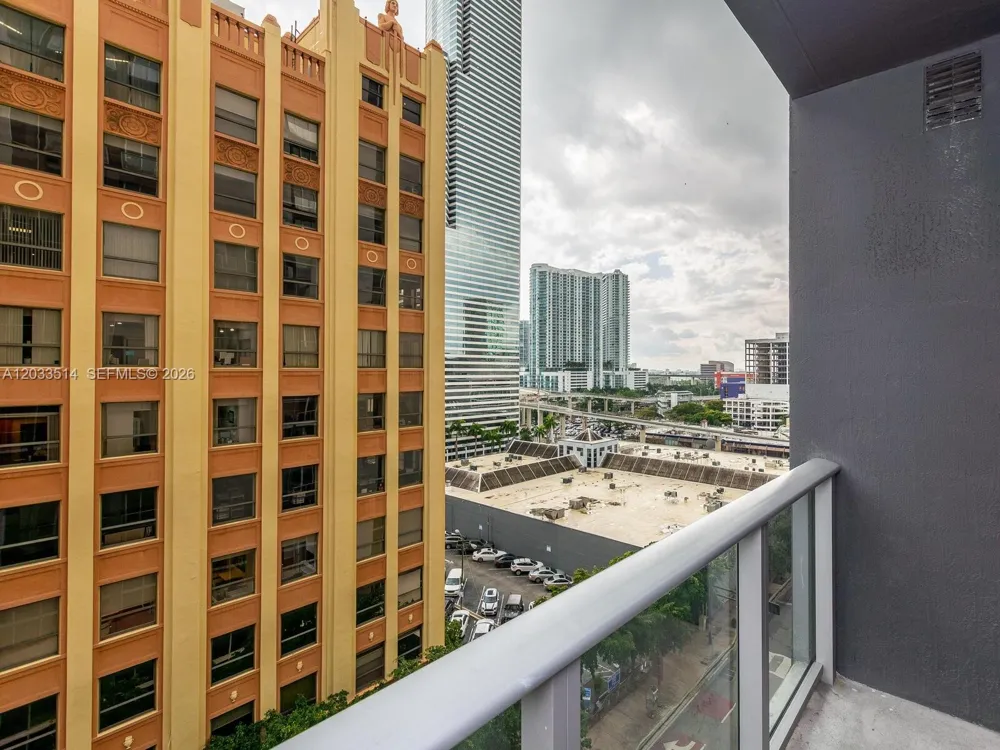 151 SE 1st St #807 Miami, FL 33131