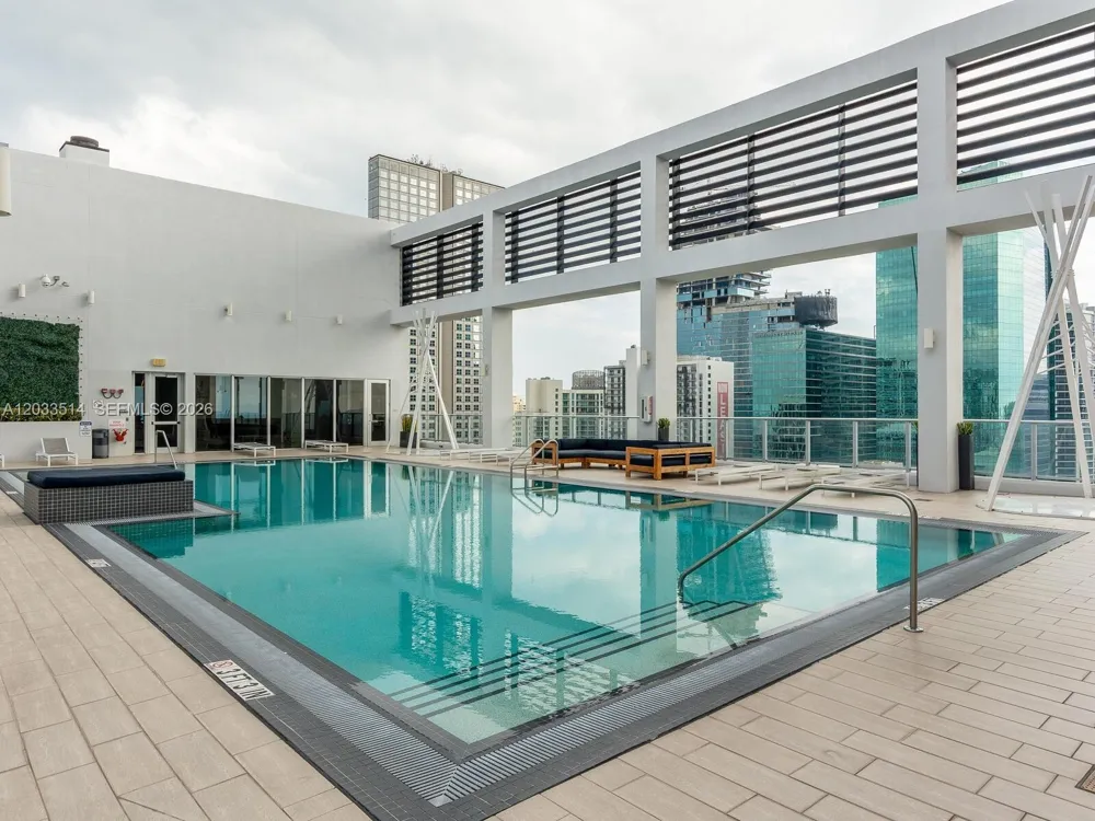 151 SE 1st St #807 Miami, FL 33131