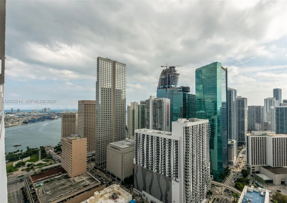 151 SE 1st St #807 Miami, FL 33131