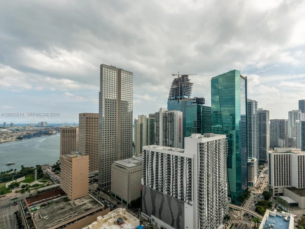 151 SE 1st St #807 Miami, FL 33131